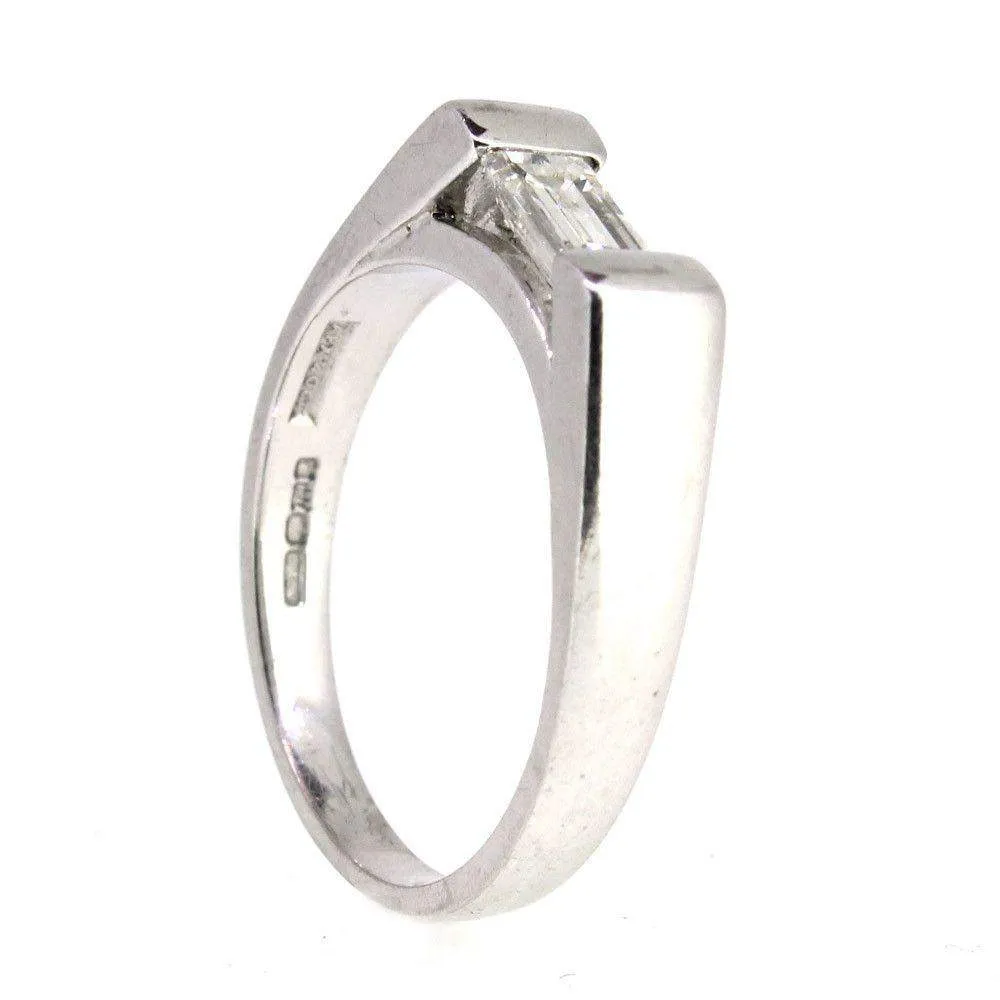 18 Carat White Gold And Diamond Ring -9746