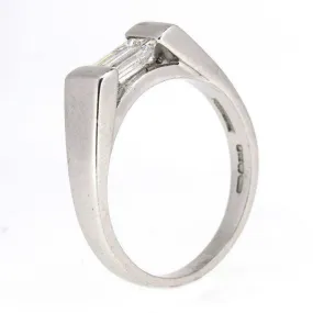 18 Carat White Gold And Diamond Ring -9746