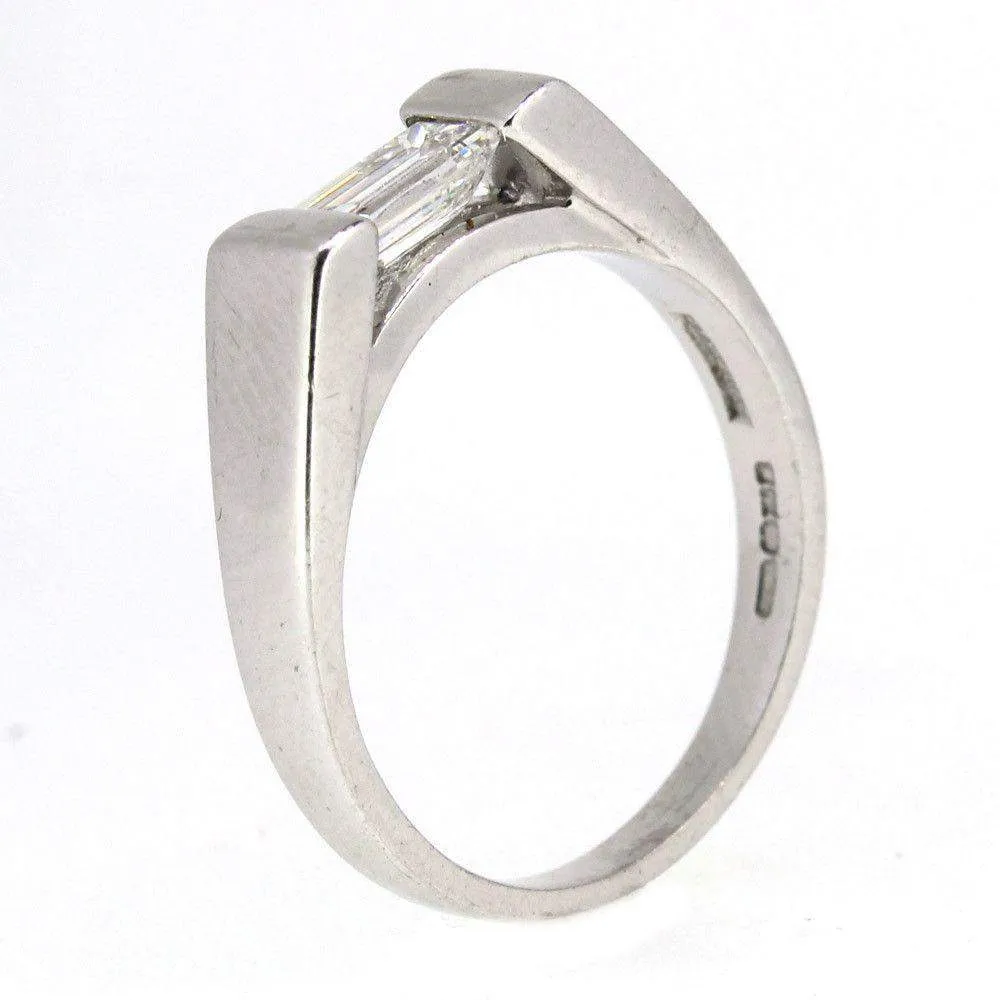 18 Carat White Gold And Diamond Ring -9746