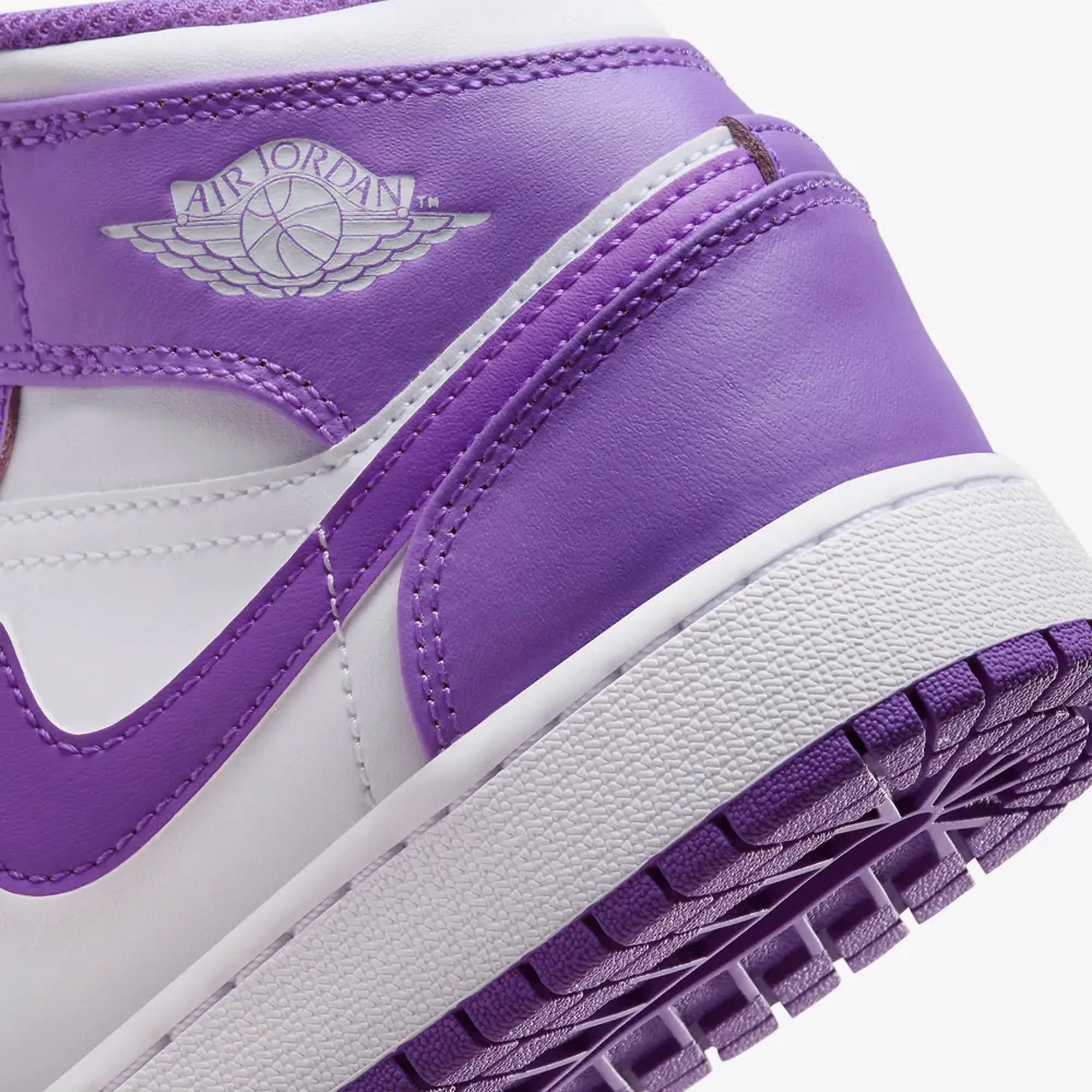 AIR JORDAN 1 MID 'PURPLE VENOM/WHITE' (GS)