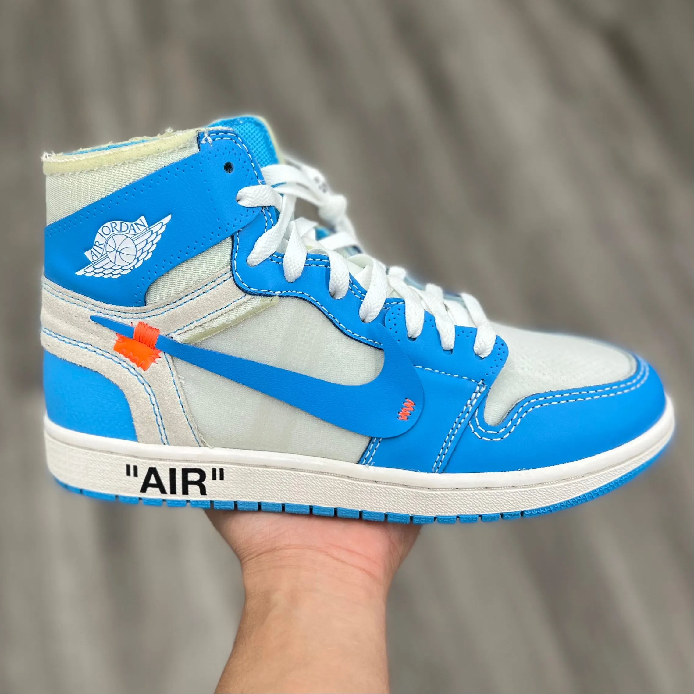 Air Jordan 1 Retro x Off White  University Blue “UNC”