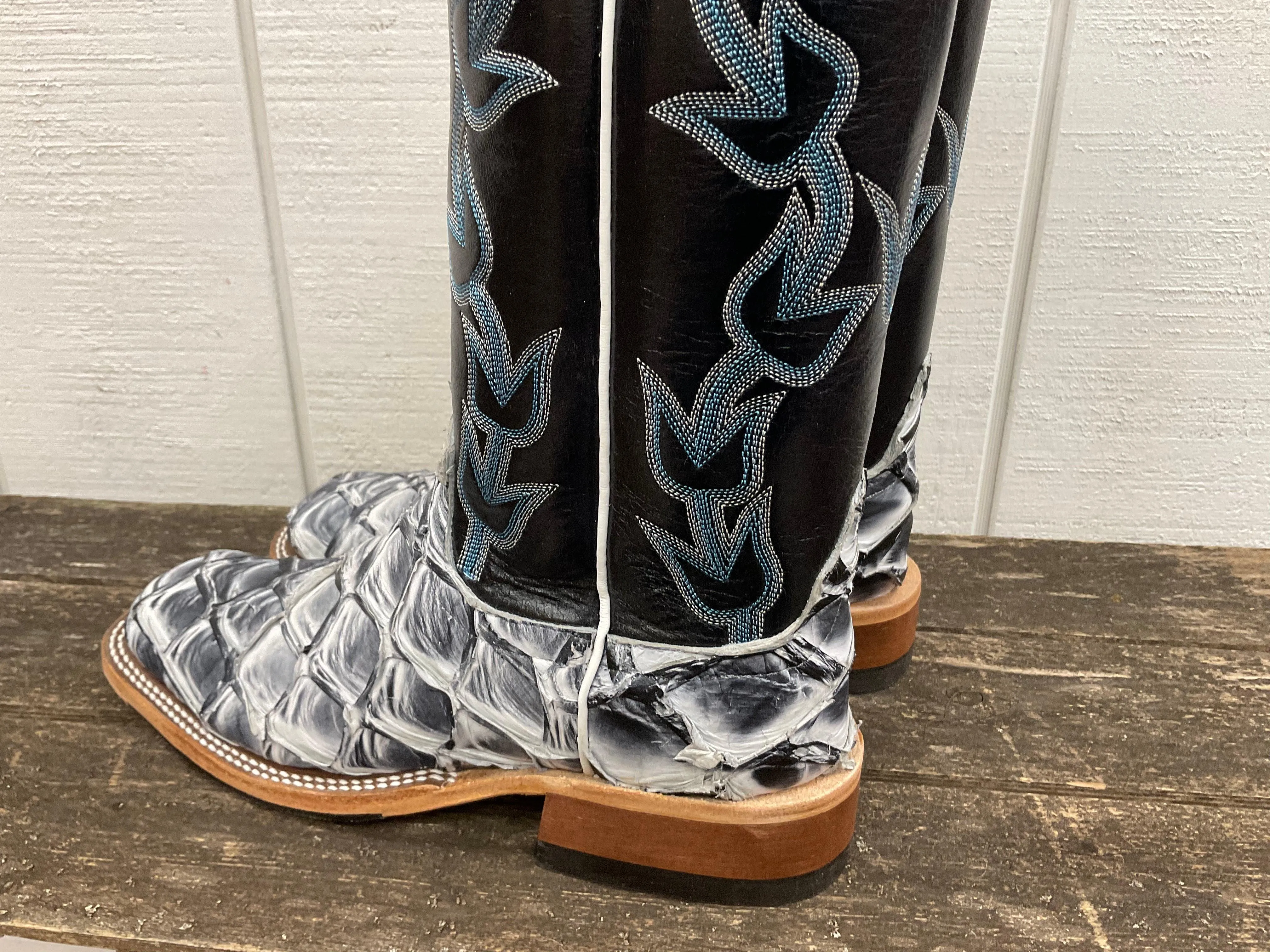 Anderson Bean Women's Ivory Eclipse Big Bass (Arapaima) & Carbon Blue Milan Cowgirl Boots 336977