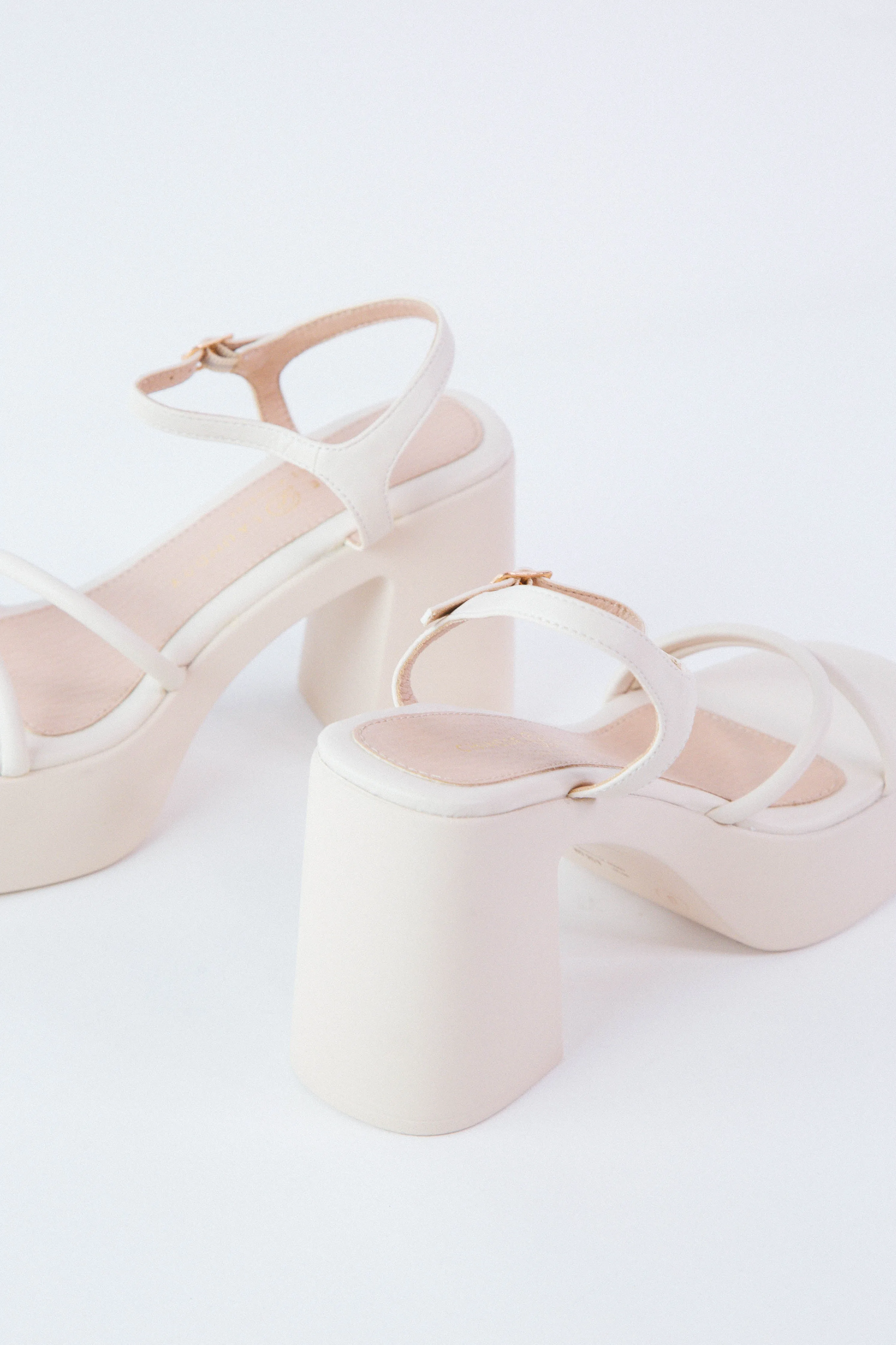 Avianna Smooth Block Heel Sandal, Cream | Chinese Laundry