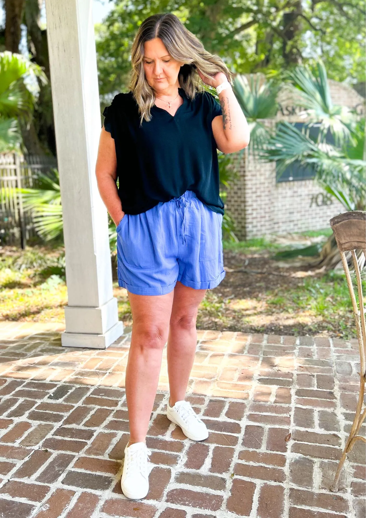 Easy Living Curvy Linen Shorts | Blue