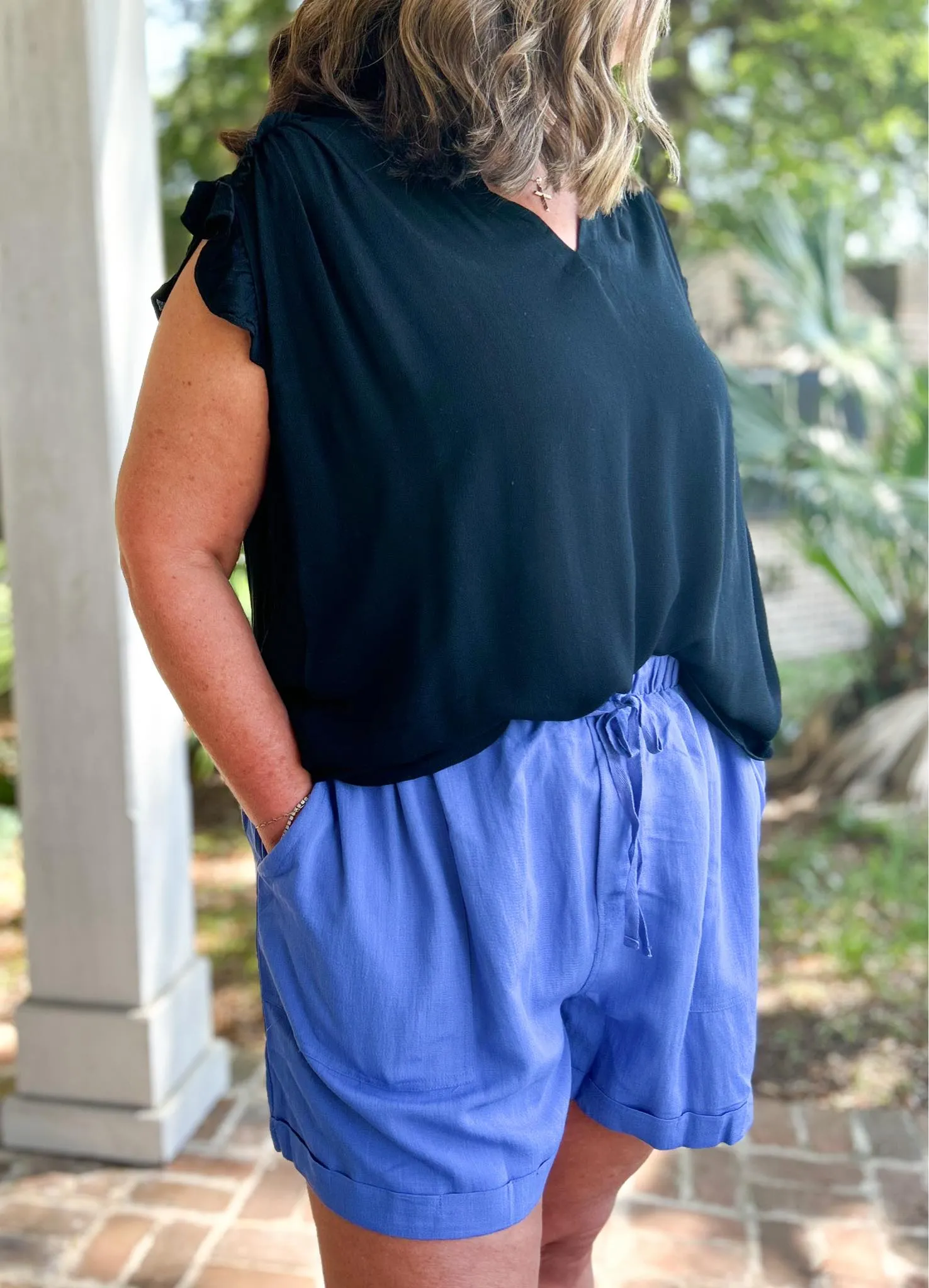 Easy Living Curvy Linen Shorts | Blue