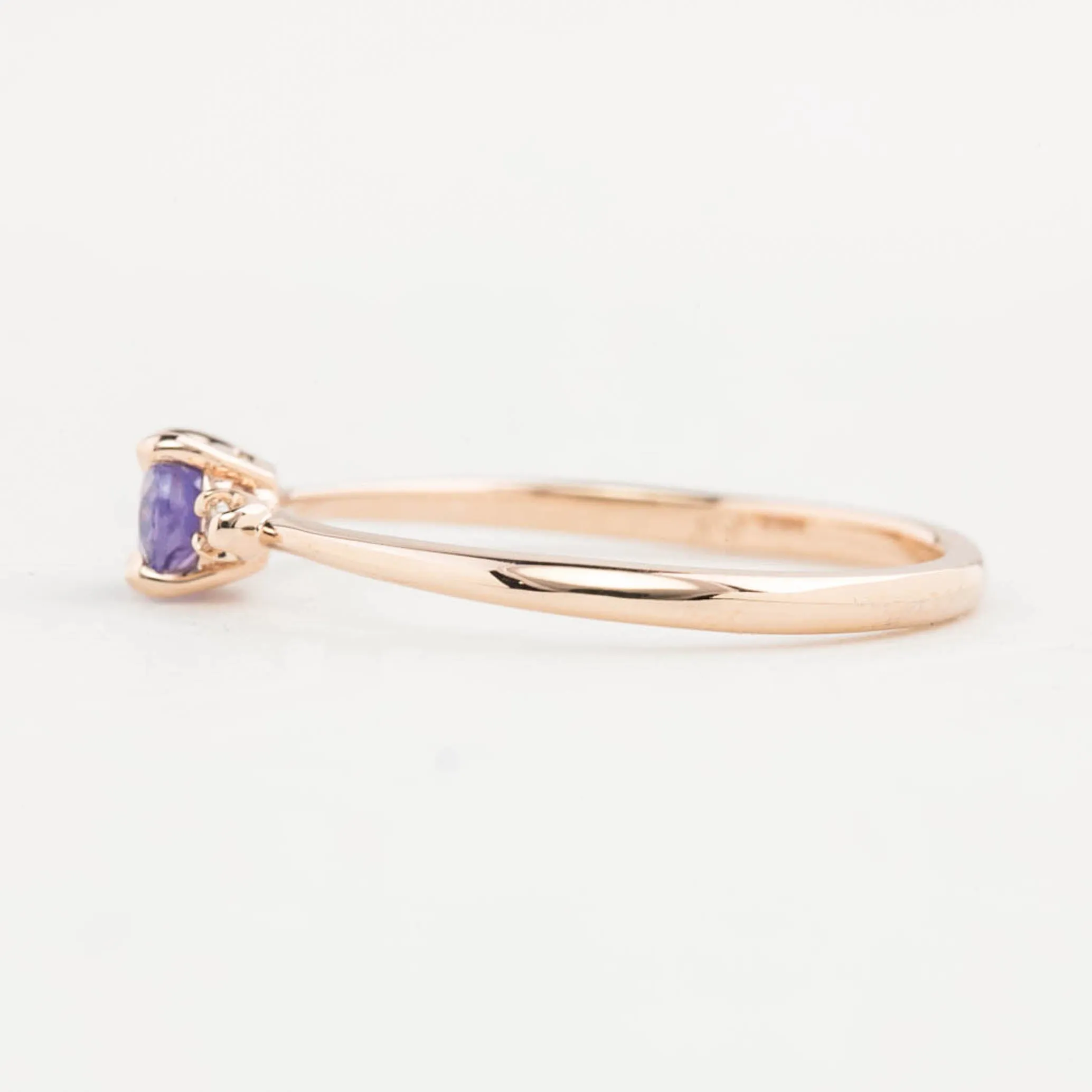 Emilie Ring 5mm 0.45ct Purple Umba Sapphire 14K Rose Gold