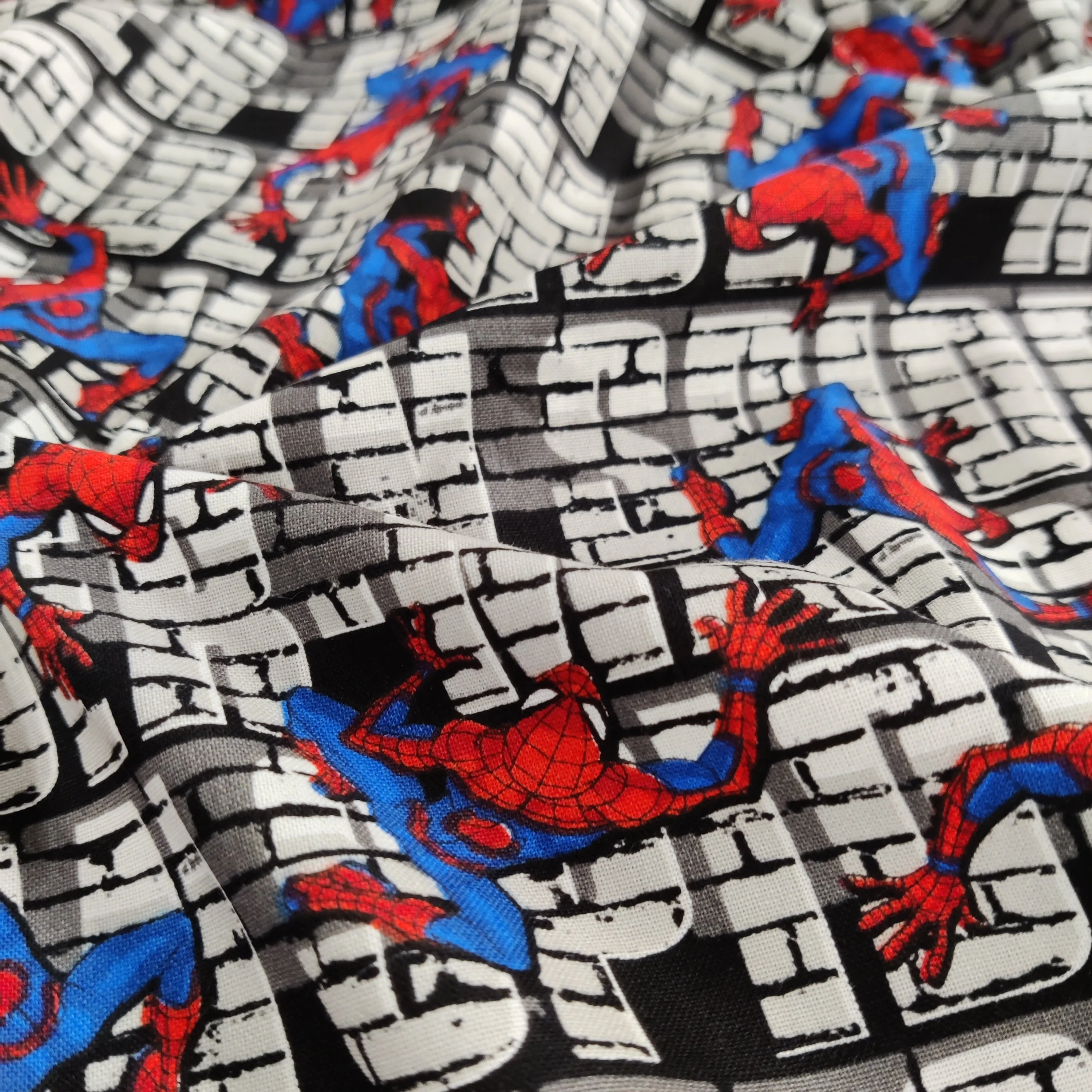 FS756_3 Spider-Man Wall Crawler Cotton