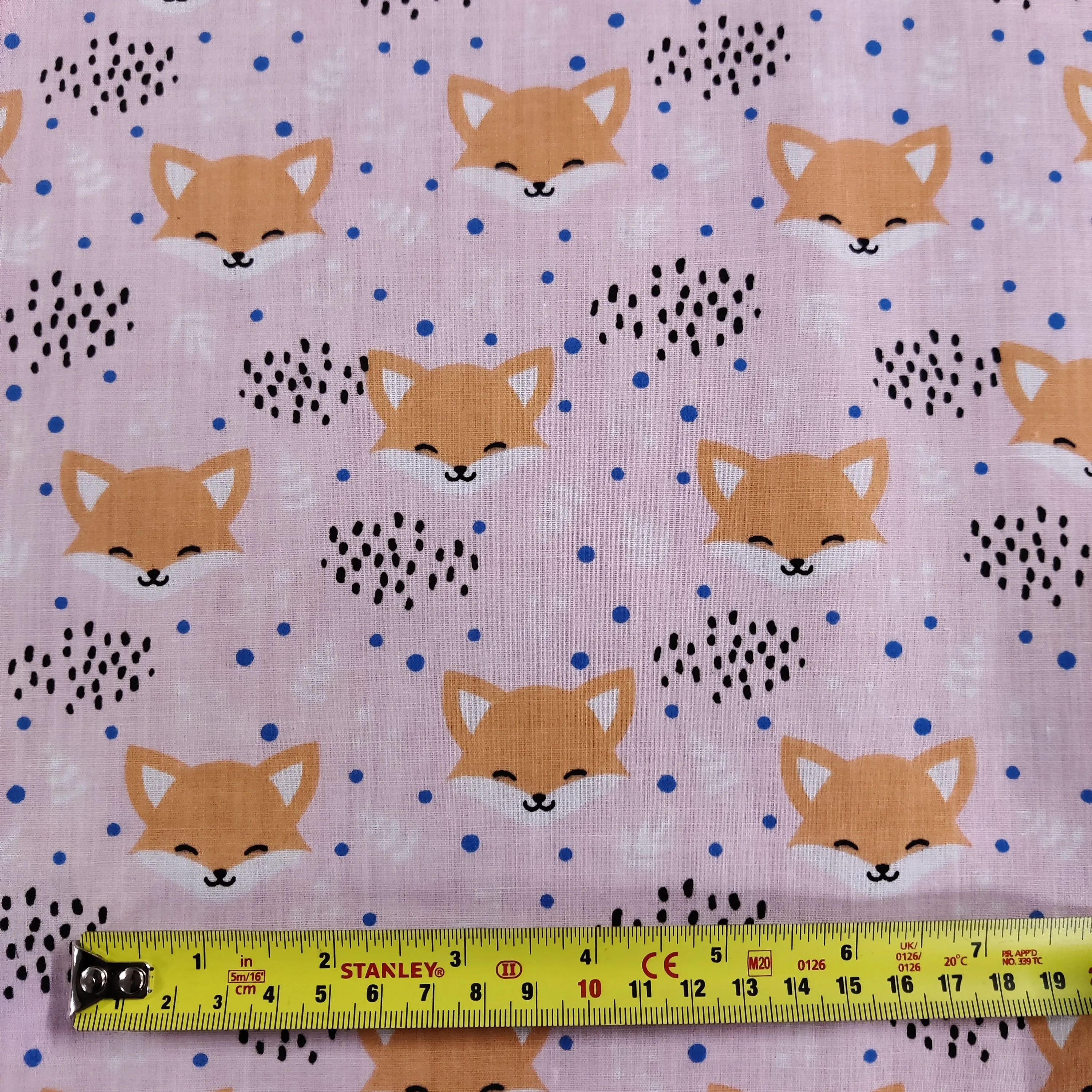 FS883_2 Blushing Foxes Polycotton