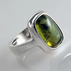 Green Tourmaline Sterling Silver Contemporary Ring Size 7.5