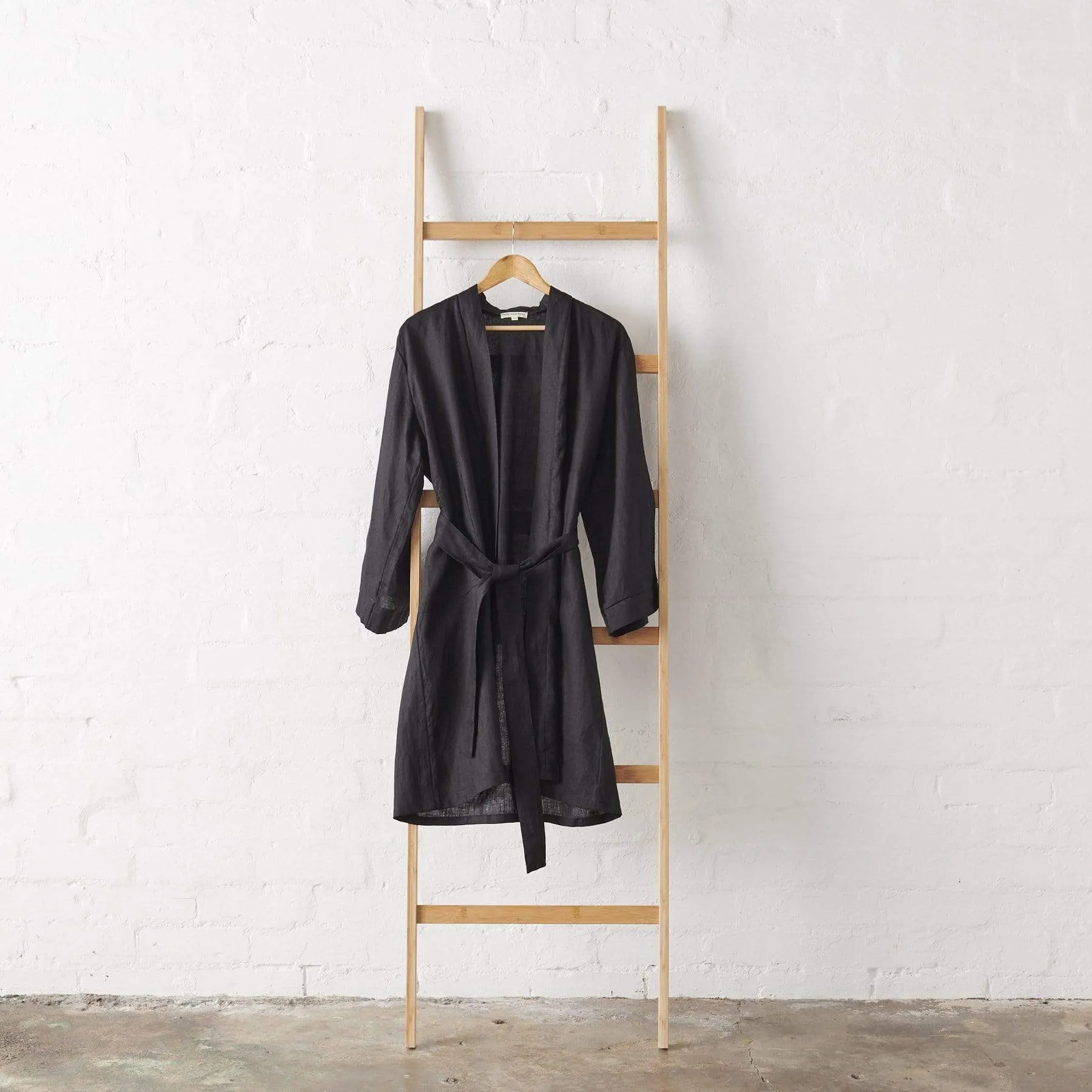 Linen Bathrobe in Black