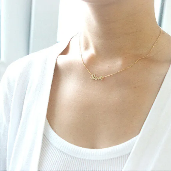 LOVE Necklace in gold