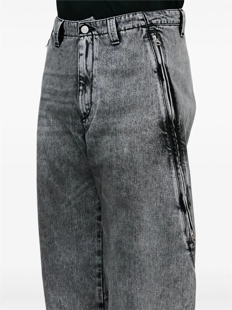 MID-RISE STRAIGHT-LEG JEANS