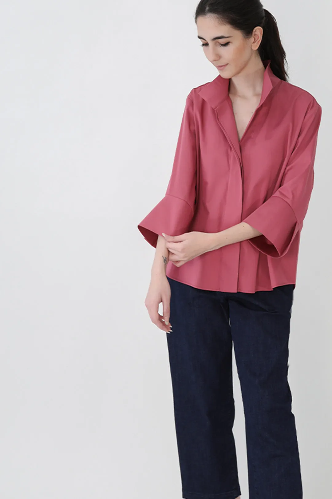 SANDRINE WIDE-CUFF SHIRT IN ITALIAN COTTON STRETCH