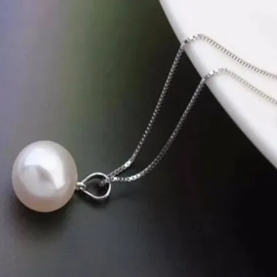 Silver Chain Pearl Pendant Necklace