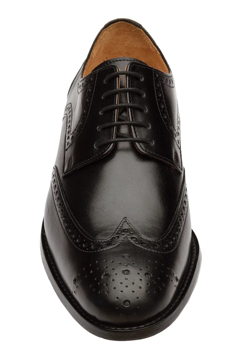 WINGCAP BROGUE WITH MEDALLION – Black